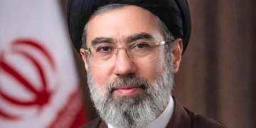 Mojtabá Jameneí dice seguir con bloqueo del Estrecho de Ormuz