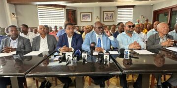 Sector transporte «chancea» al Gobierno: descarta alza pasajes