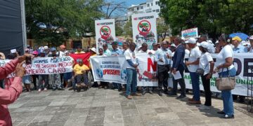 Trabajadores marchan al Palacio Nacional en reclamo de mejores condiciones laborales