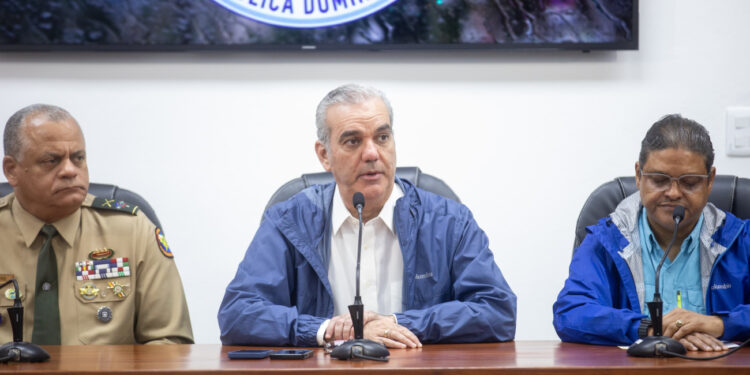 Luis Abinader dispone auxilio a familias afectadas por lluvias