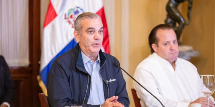 Abinader declara sesión permanente ante 45 días de lluvias