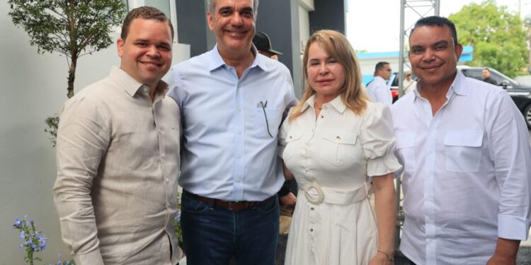 El doctor Julio E. Landrón Jr. agradeció al presidente Luis Abinader por la distinción y la confianza depositada en su padre