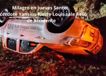 Milagro en Jueves Santo: Sacerdote sale ileso de accidente