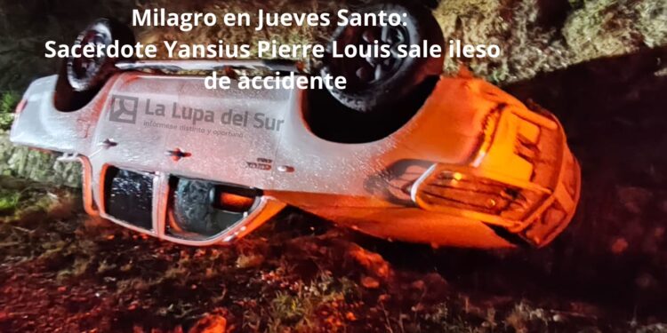 Milagro en Jueves Santo: Sacerdote sale ileso de accidente