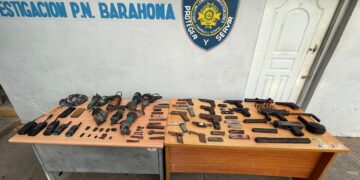 Apresan hombre con «arsenal» de armas en Barahona