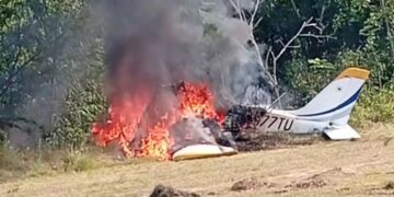 Avioneta incendiada en Fuerza Aérea en Dajabón
