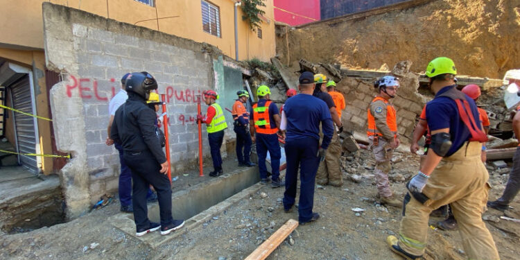 Colapsa vivienda en Arroyo Hondo de Santiago