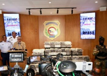 Ocupa cocaína en costas de Baní