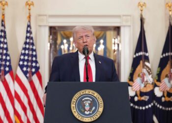 Donald Trump amenaza con retirar a EE. UU. de la OTAN