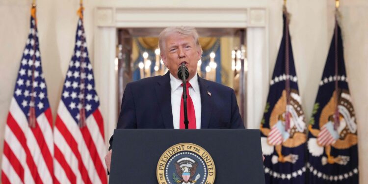 Donald Trump amenaza con retirar a EE. UU. de la OTAN