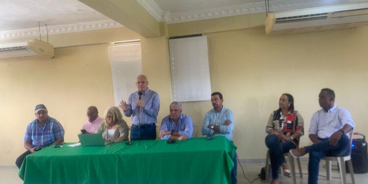 Barahona se prepara para histórica visita de Leonel Fernández