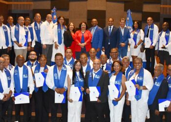 UASD gradúa a casi 50 periodistas en diplomado de investigación