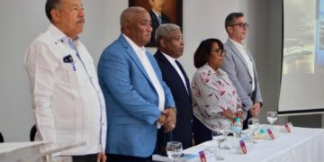 Carlos Manuel Diloné presenta libro sobre el Ingenio Barahona