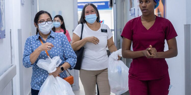 Iglesia de Jesucristo entrega kits de higiene en Hospital