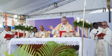 Diócesis de Barahona celebra 50 años bajo tenue llovizna