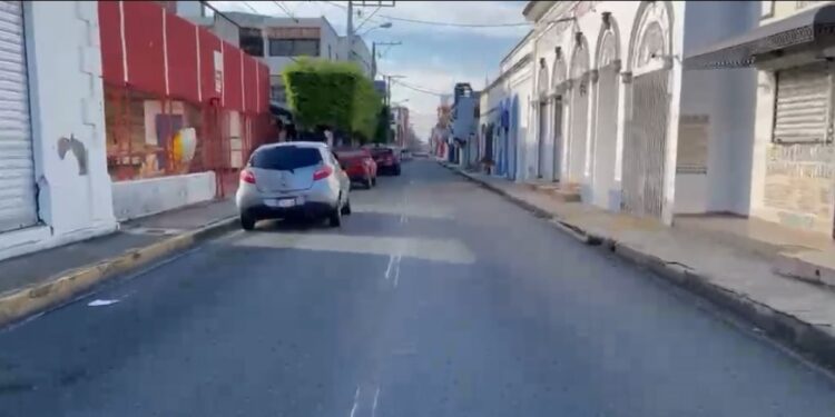 Huelga en Duarte se cumple en un 80 % y amenazan extenderla