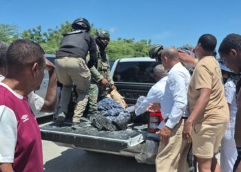 Accidente en Barahona deja dos policías heridos