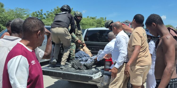 Accidente en Barahona deja dos policías heridos