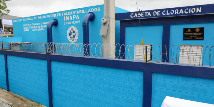 Abinader inaugura acueducto múltiple en Ocoa