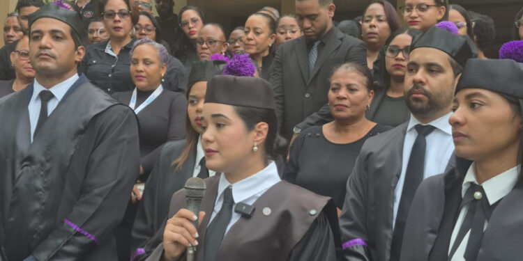 Jueces de Barahona acatan paro nacional