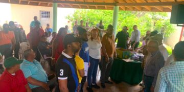 Capitán de navío retirado se juramenta en Fuerza del Pueblo