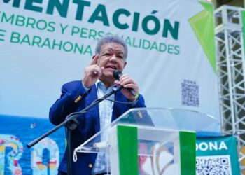 Leonel: “El país va en reversa”