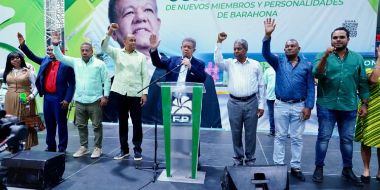 Leonel Fernández juramenta a Peña Rubio y Miguel Florián
