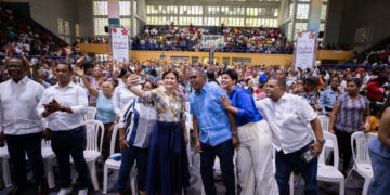 Raquel Peña encabeza en Barahona “Madres que Sostienen”