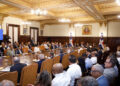 Oposición: recorte a partidos “maniobra autoritaria” del Gobierno