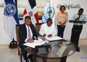UASD y Cámara de Comercio firman acuerdo