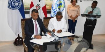 UASD y Cámara de Comercio firman acuerdo