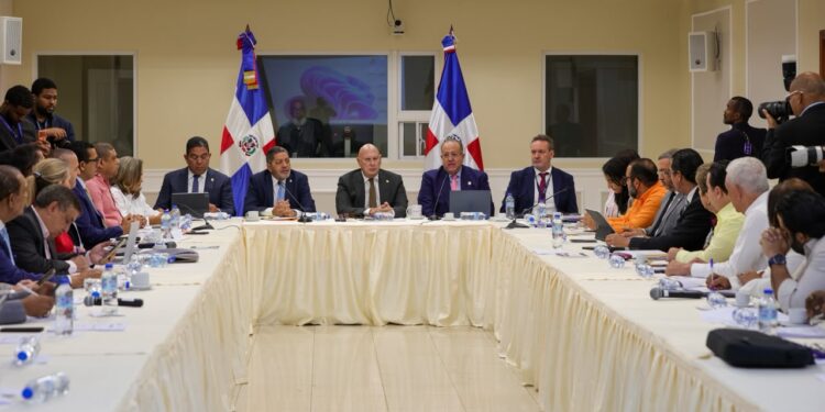 Comisión bicameral aprueba informe de reforma fiscal