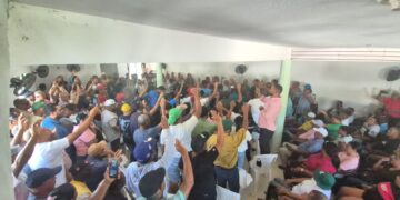 FP juramenta nuevos miembros del PLD y el PRM en Enriquillo