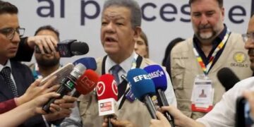 Leonel Fernández llama a la unidad de Colombia