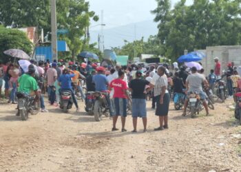 Barrios marchan por agua potable, calles y mayor seguridad