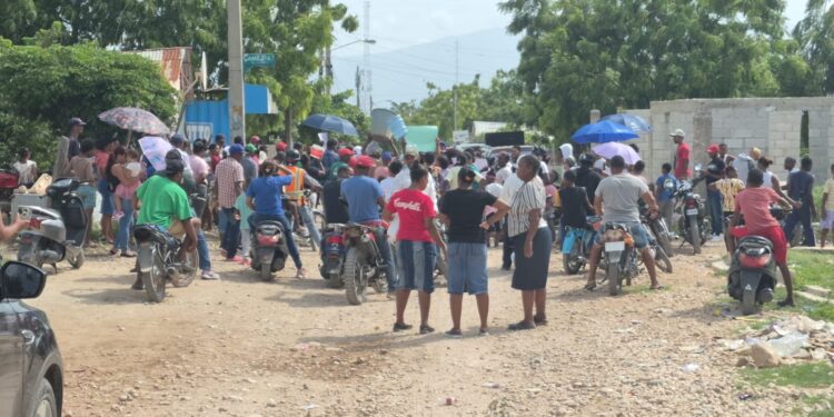 Barrios marchan por agua potable, calles y mayor seguridad