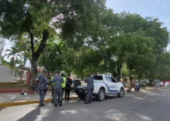 Fuerte presencia policial y militar antecede marcha