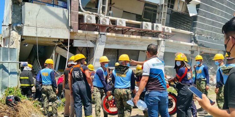 Terremoto deja 37 muertos en Filipinas