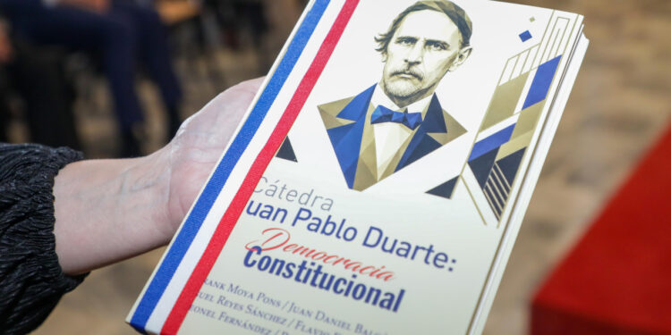 Abinader llama a honrar legado de Juan Pablo Duarte