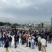 Ciudadanos protestan en Plaza de la Bandera