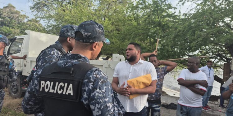 Abogado denuncia «atropello» por demolición casetas en Barahona