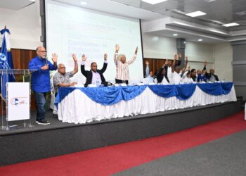 ADP autoriza plan de lucha por condiciones de las escuelas