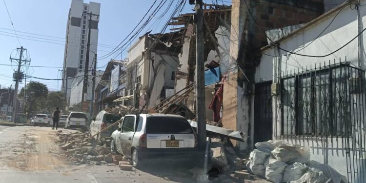 Terremoto de 7.4 sacude Colombia