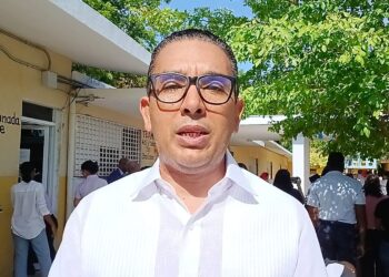 Senador de Bahoruco responde a Danilo por aulas inconclusas