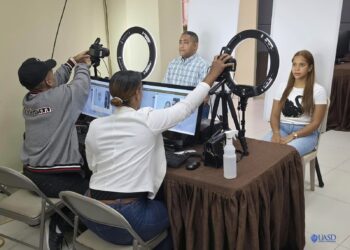 JCE inicia entrega de nueva cédula en UASD Barahona