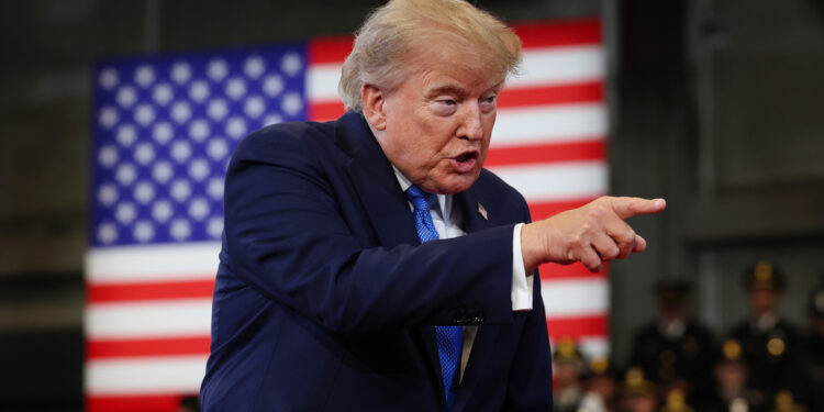 Trump niega conversaciones entre Estados Unidos e Irán