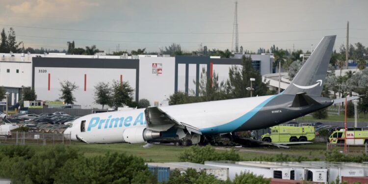 Cinco muertos tras accidente de avión de Amazon en Miami