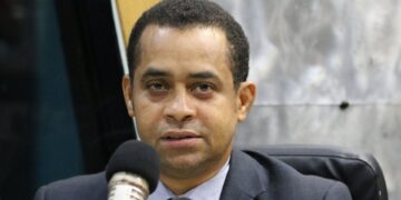 Noel de la Rosa pide debate profundo tras resultados de PISA