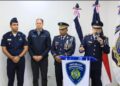 El vocero de la Policía Nacional, Diego Pesqueira, muestra los datos de las ordenes de arresto en el país