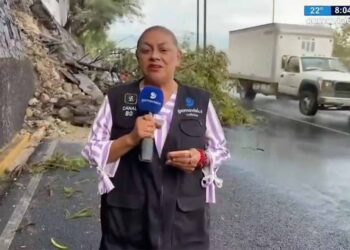 Una camioneta atropelló a la reportera Alma de la Rosa y al camarógrafo Cristo Morales